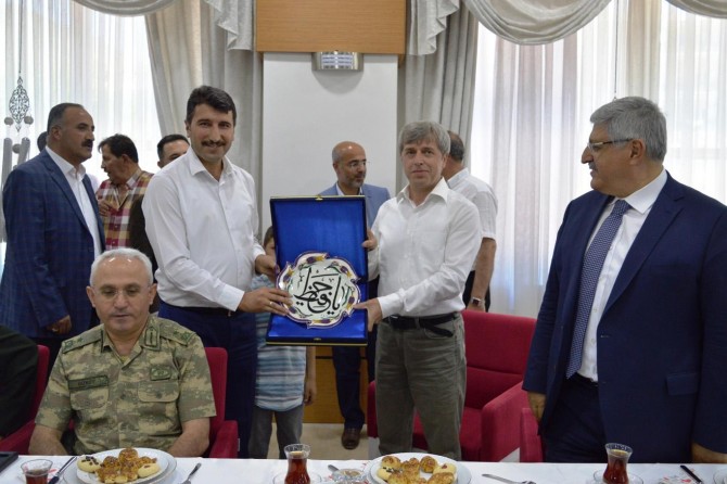 Bitlis Valisi Ahmet Çınar için veda programı