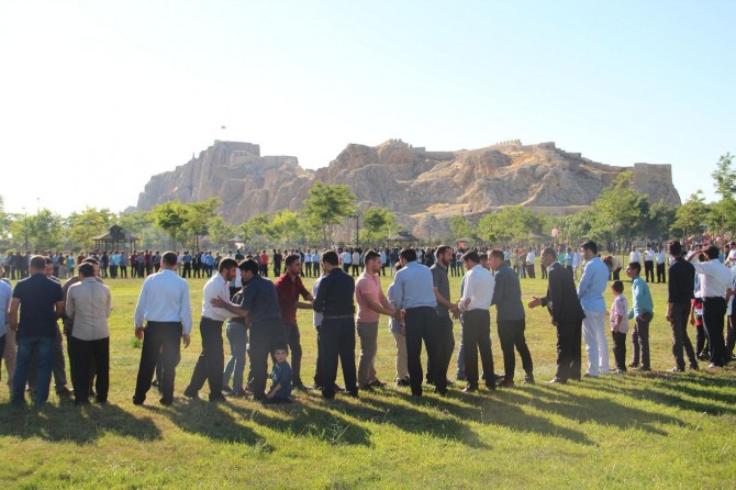 Van'da Peygamber Sevdalılarından kitlesel bayramlaşma