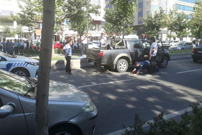 Batman Kozluk Belediyesine ait araçta silah bulununca 4 kişi gözaltına alındı