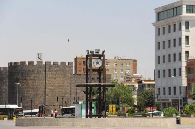 Diyarbakır'da hasta ve engelli personeller yarın da izinli