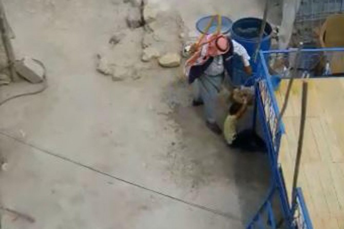 Oğlunu kırbaçlayan baba tutuklandı