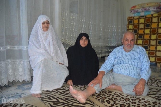 Pîreka astengdar a Sûriyeyî û malbata wê li benda aîkariyê ne