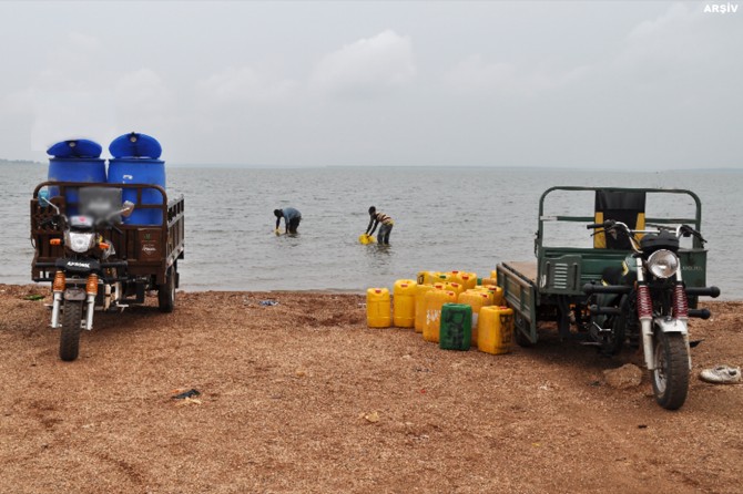 Siyonist işgalciler Filistinlilerin suyunu kesti