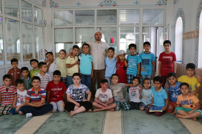 Çocuklarımıza camiyi sevdirelim