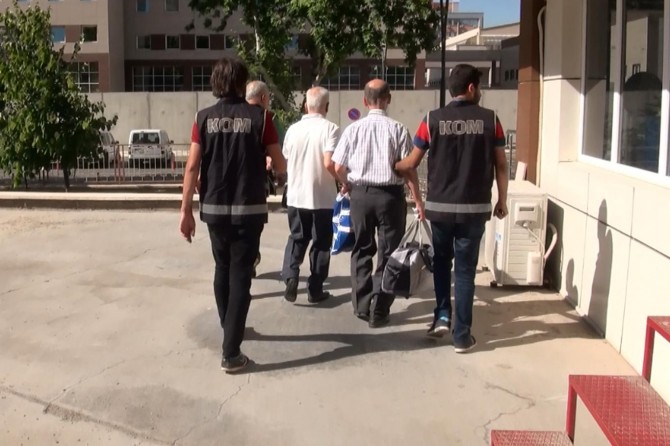 FETÖ’nün finans ayağına operasyon: 2 gözaltı