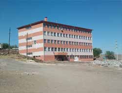 Bu Okula Giden Çarpılır (Foto)