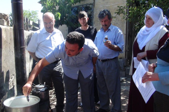 Köy sakinlerine bilinçli peynir yapımı anlatıldı
