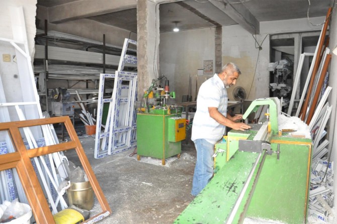 İnşaat sektörünün durmasıyla esnaf kepenk kapatma aşamasında