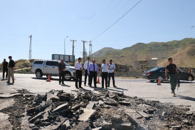Bitlis'te tahrip olan yollar asfaltlanıyor