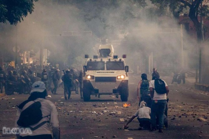 Di xwepêşanên li Venezuaelayê de hejmera miriyan derket 93an