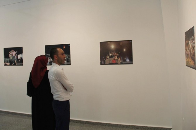 Diyarbakır Sümer Park'ta 15 Temmuz fotoğraf sergisi açıldı