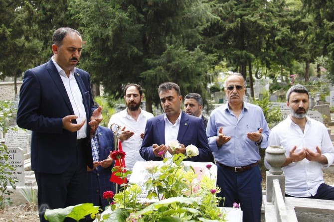 HUDA PAR visits the graves of the martyrs of July 15