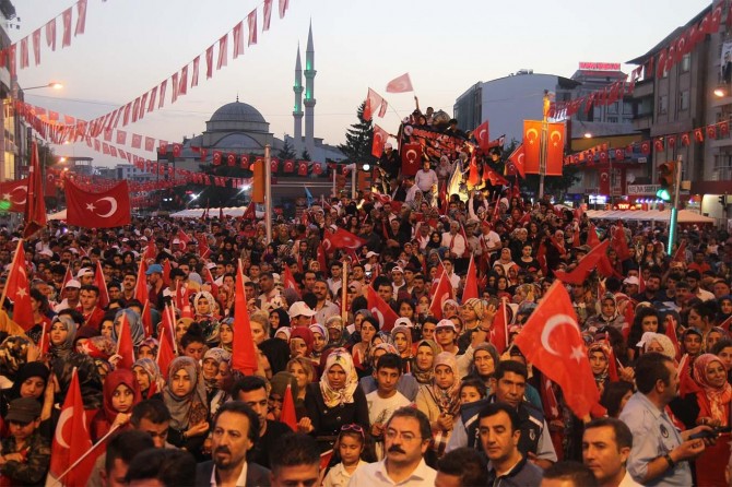 Van’da 15 Temmuz'un yıl dönümünde birlik yürüyüşü