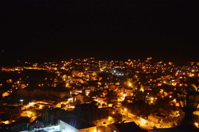 Bitlis’in bütün camilerinde darbeleri susturan salalar okundu