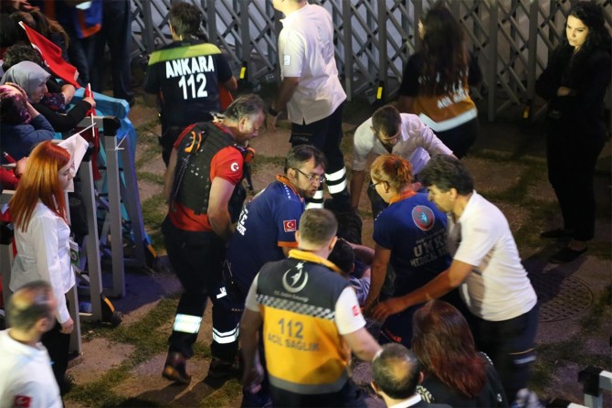 Cumhurbaşkanının konuşması esnasında drone düştü: 7 yaralı