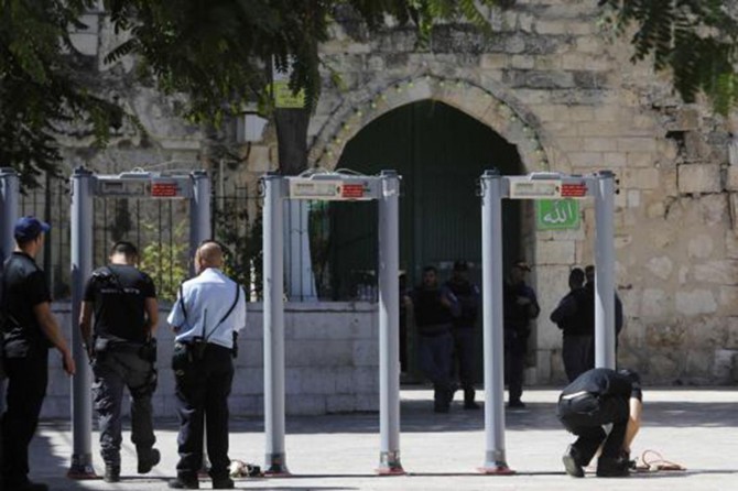 Mescid-i Aksa’nın girişine metal dedektörleri konuldu