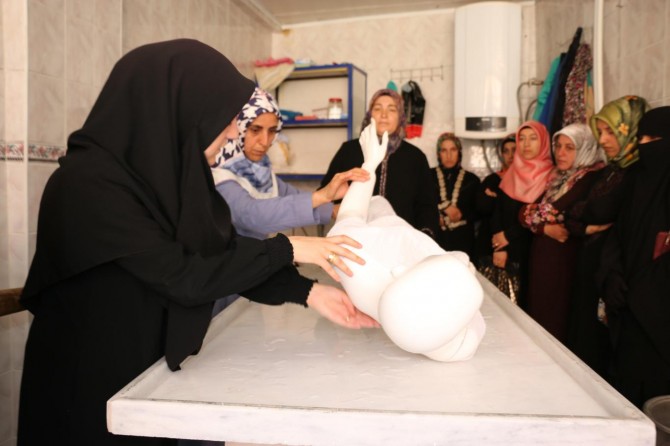 Bitlis’te bayanlara yönelik  ilk kez gassal kursu açıldı