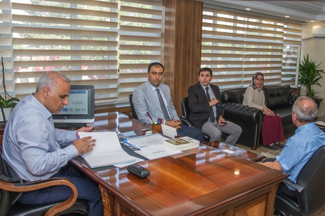 Van Valisi Murat Zorluoğlu’ndan YİKOB’a ziyaret