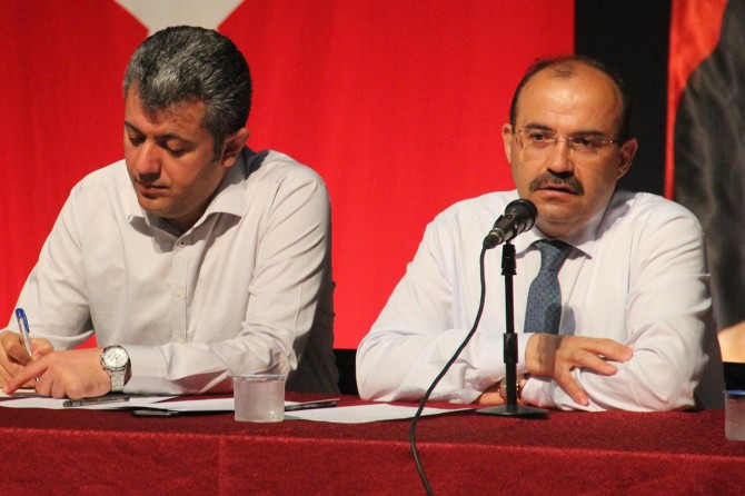 Bitlis Valisi İsmail Ustaoğlu, muhtarlarla bir araya geldi