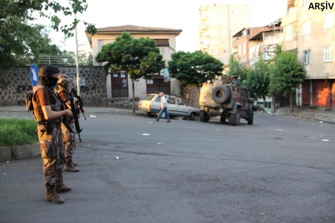 Diyarbakır’da PKK operasyonu: 4 gözaltı