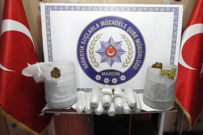 Sarma yaprağından esrar çıktı