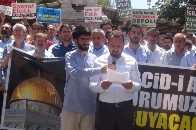 "İsrail sadece Müslümanlar için değil insanlığa beladır"