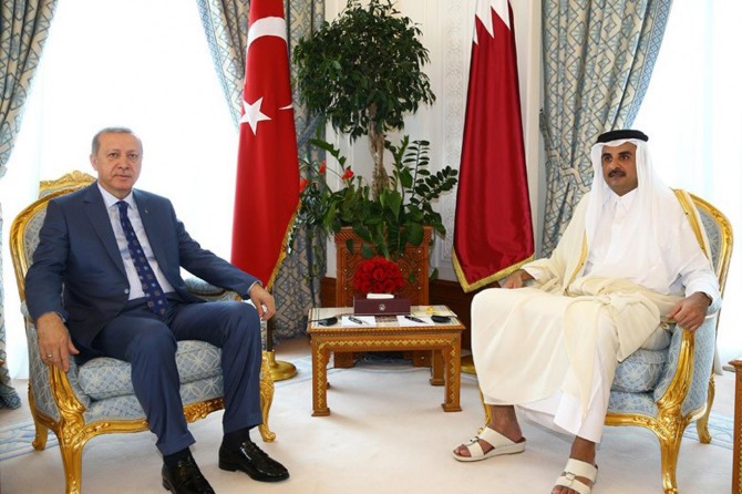 Cumhurbaşkanı Erdoğan Katar Emiri Şeyh Temim ile görüştü