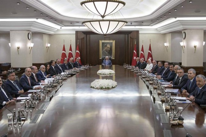 Başbakan ve yardımcılarının görevleri belli oldu