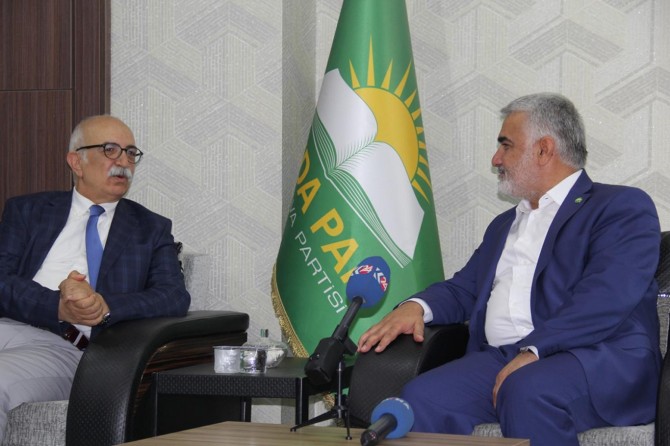 Kürtlerin kendi gelecekleri hakkında karar verme hakkı vardır