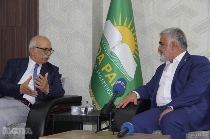 “Heqê Kurdan heye ku derheqê dahatûya xwe de qerarê bidin”