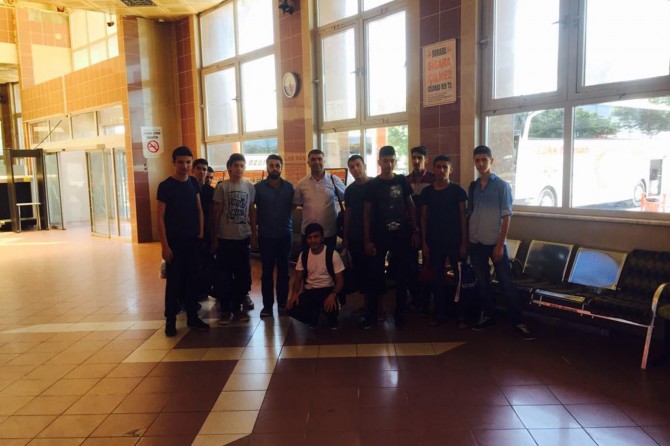 Kızılay 12 öğrenciyi kampa gönderdi