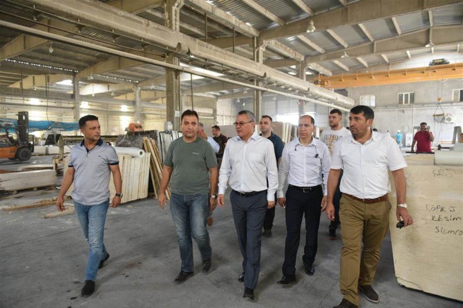 Batman Valisi OSB’de incelemelerde bulundu