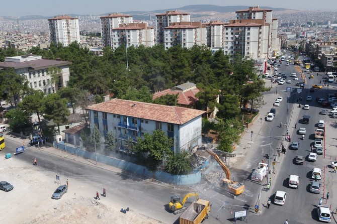 Gaziantep'te yarım asırlık karakol yıkıldı