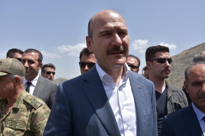 Bakan Soylu'dan yüklenici firmaya tepki