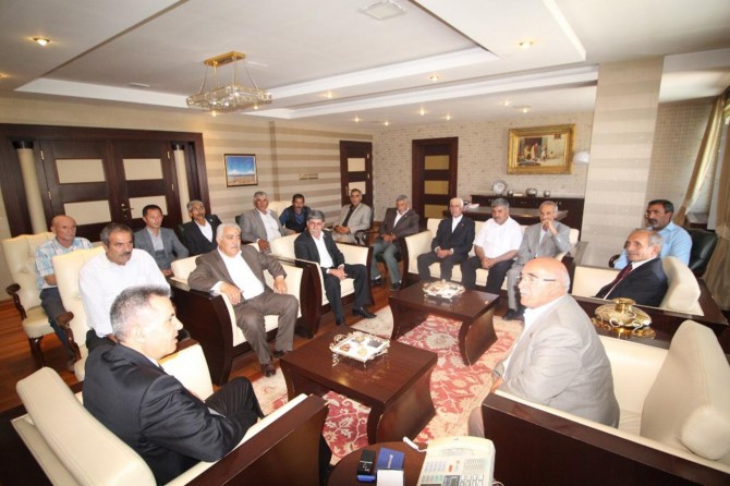 Ağrı Valisi Süleyman Elban köy muhtarlarını dinledi