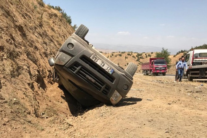 Bingöl-Diyarbakır Karayolunda trafik kazası: 2 yaralı