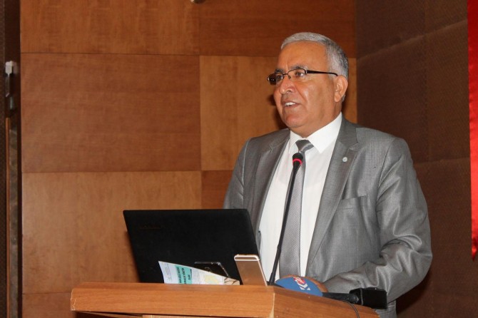 "Van Gölü bataklık haline gelebilir"