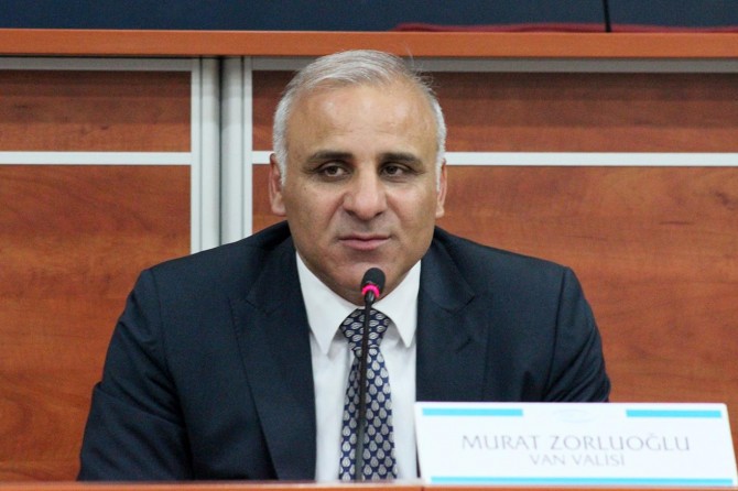 Van Valisi kentin sorunları ve projelerle ilgili konuştu