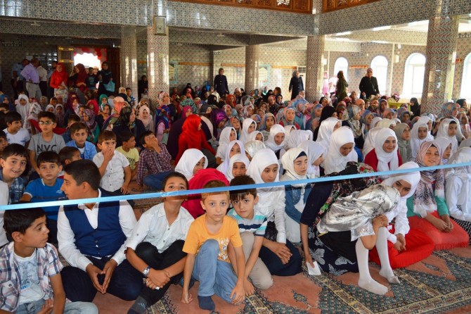 Bitlis'te camiler arası buluşma programı renkli görüntülere sahne oldu