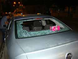 PKK Yandaşları Sivil Araçlara Saldırdı