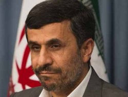 Ahmedinejad meclise hesap verdi