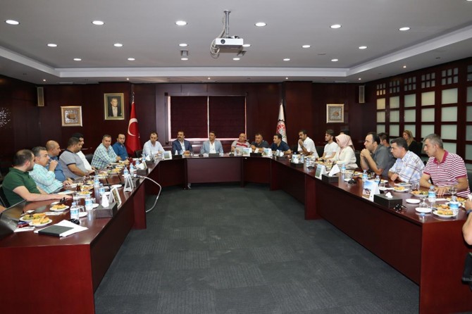 "Antep fıstığındaki rekolte azlığı fırsata çevrilmemeli"