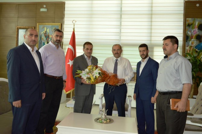 HÜDA PAR’dan Bitlis’in yeni valisi İsmail Ustaoğlu’na ziyaret