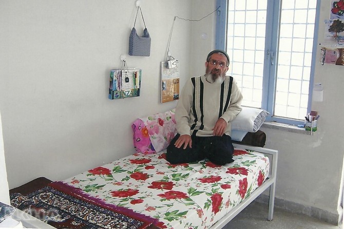 Operated prisoner patient was sent to the prison without being seen by his family