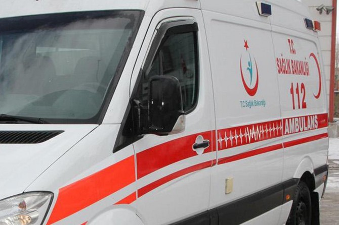 Alanya'da 2 otomobil çarpıştı: 12 yaralı