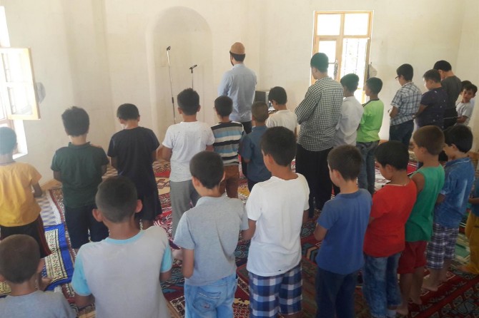 ​Adıyaman Kâhta'da miniklerden "Hayat Namazla Güzeldir" programı