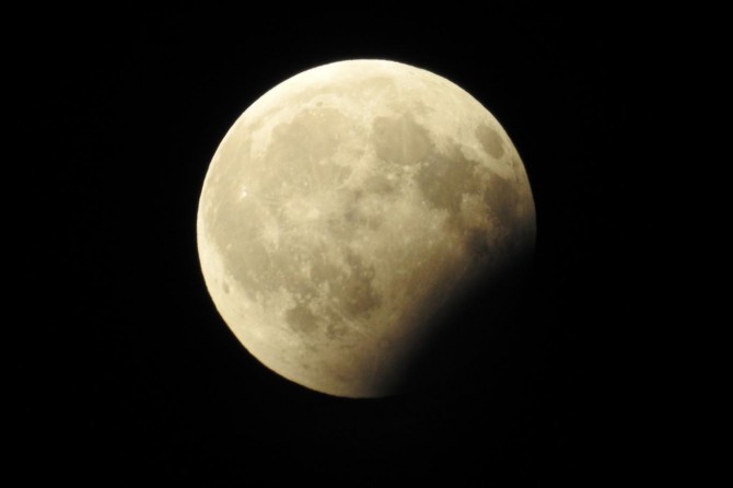 Kısmi ay tutulması yaşandı