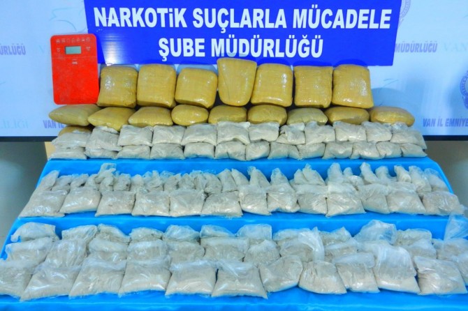 Van İpekyolu Cevdetpaşa Mahallesi’nde 90 kilo eroin yakalandı