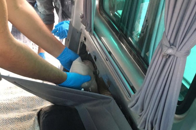 Van Edremit Kurubaş mevkiindeki uygulama noktasında 60 kilo eroin yakalandı