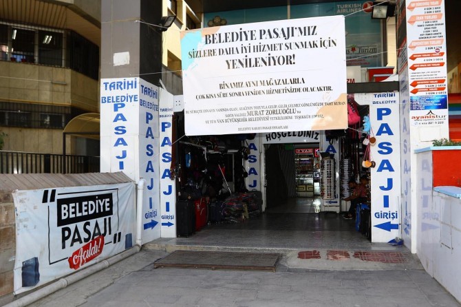 Eskiyen Van Büyükşehir Belediye binası yıkılıyor